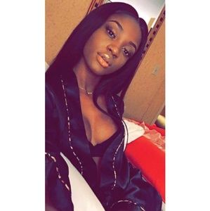 Meet your Posher, Mia